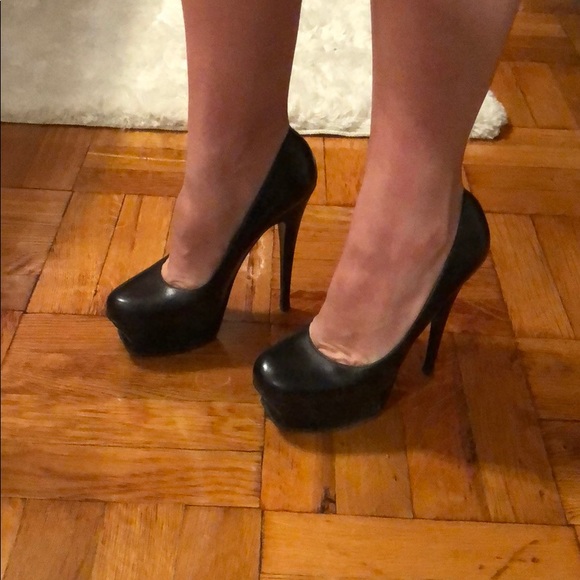 saint laurent black pumps